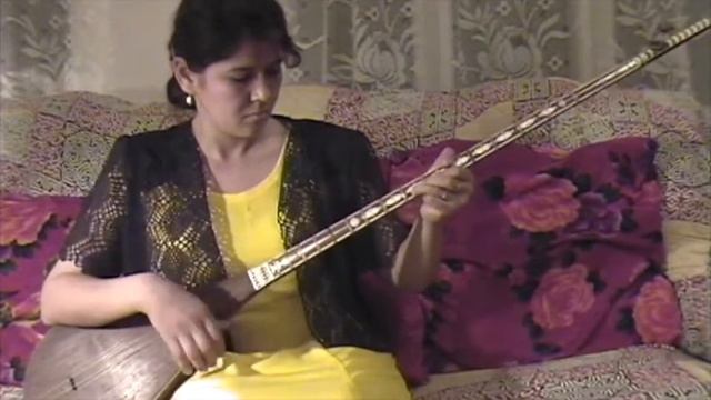 Uzbek Dutar Master Guzal Muminova Plays Narm-narm + Ufar