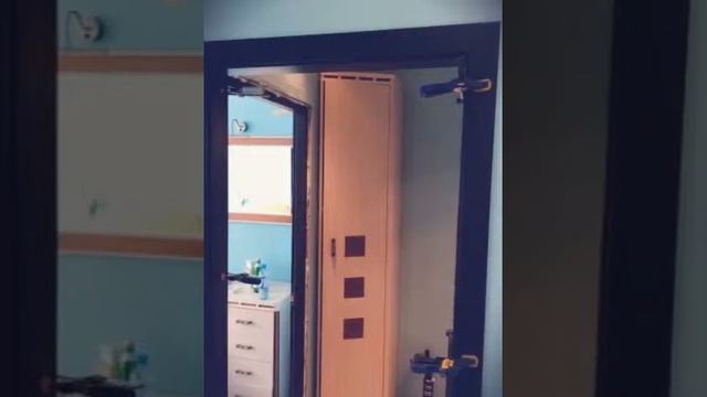 Зеркальная раздвижная дверь (Created with @Magisto) смотреть онлайн