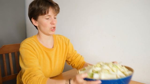 Simple Living Vlog | Swimming, making Kimchi, Knitting & Work смотреть онлайн