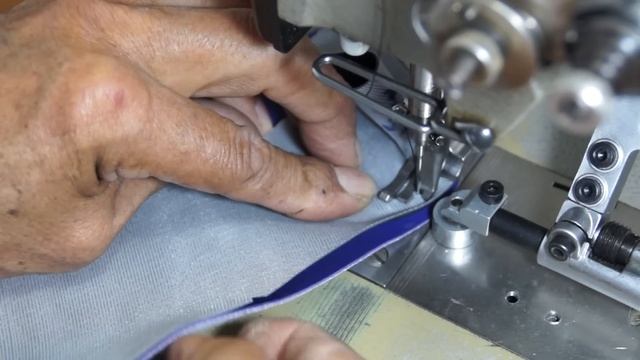 How to Reupholster a Bike Seat - Upholstery for beginers смотреть онлайн