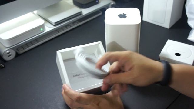 Apple Airport Time Capsule 2013 Unboxing смотреть онлайн