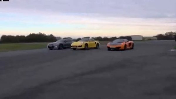 2014 Porsche 911 Turbo Vs Nissan Gtr