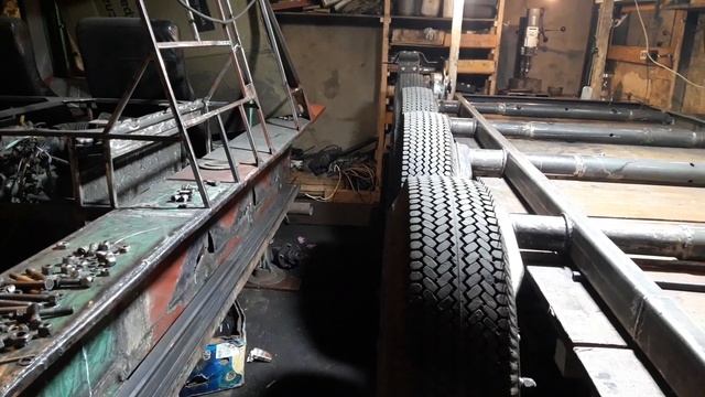 самодельный , гусеничный вездеход на торсионной подвеске .. смотреть онлайн