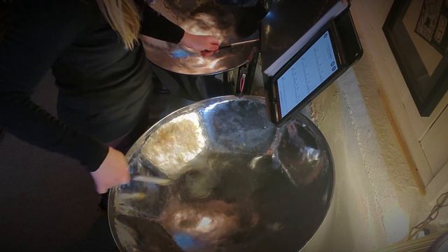 Meg Thomas - Famous Rock Song Intros Played on Steel Drums смотреть онлайн