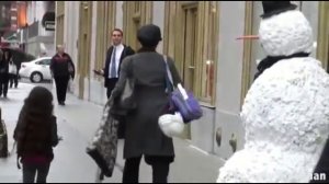 Мега прикол. Испуги снеговиком. Вот это ржачь!
