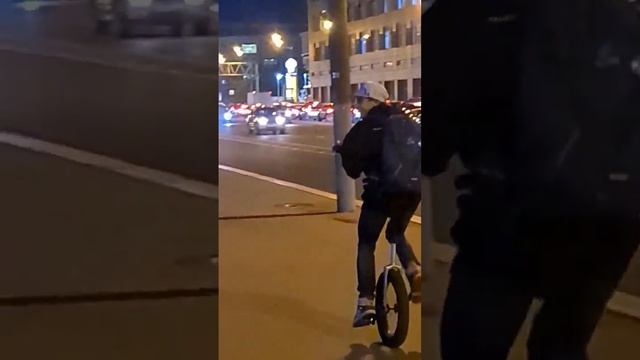 Меня в Москве уже после этого ничем не удивить смотреть онлайн