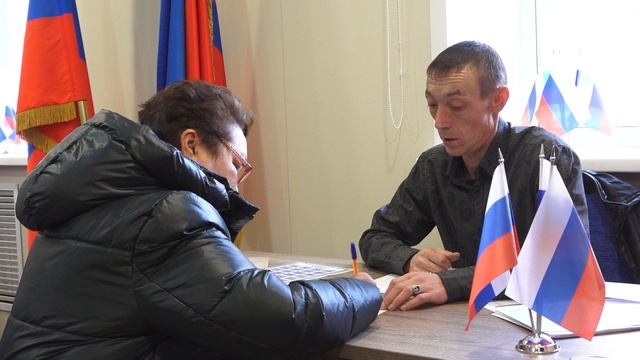 Представители Комитета семей воинов Отечества поддерживают Владимира Путина смотреть онлайн