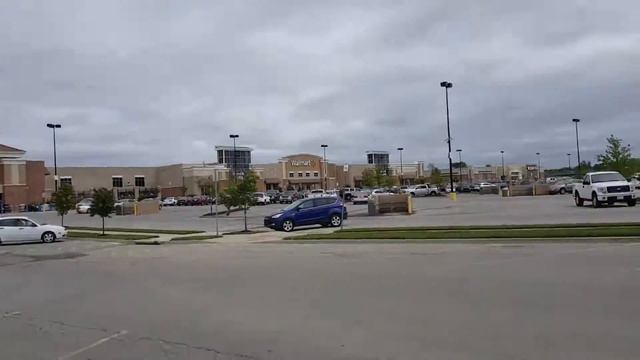 Сильный ливень, разбили стекло в машине и просто болтаю - Канзас сити, Канзас смотреть онлайн