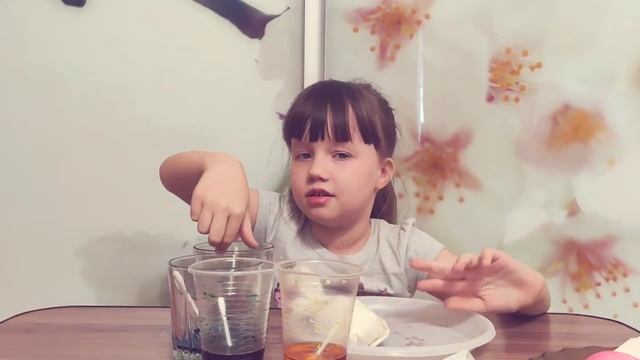 Крашу ЯЙЦА на ПАСХУ / РАЗНОЦВЕТНЫЕ ЯЙЦА смотреть онлайн