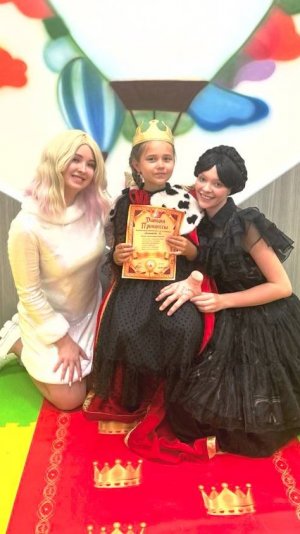 🥳 8 лет! 🎉 День рождения 🎁 Ариши в стиле #wednesday #чудессария #деньрождения #венсдейиэнит