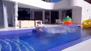 Мистер макс делает пранк над папой