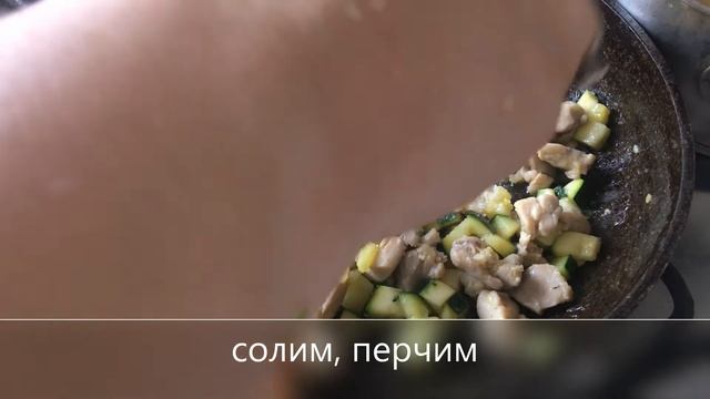 Паста с цукини, курицей в томатном соусе / Pasta with zucchini, chicken in tomato sauce смотреть онлайн