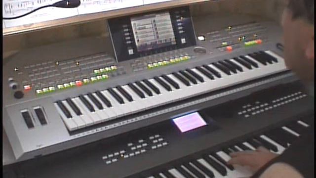 Brylitzer - Make You Feel My Love смотреть онлайн
