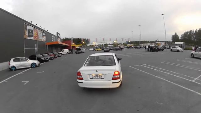 Tommy Chippen Karlsson`s Mazda 323 смотреть онлайн