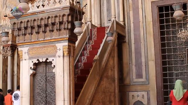 The beauty of the mosque madrassa of Sultan Hassan in Cairo смотреть онлайн