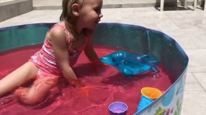 Кира и Slime Baff/ Купаюсь в слайме/ Что пошло не так?/ Почему дельфин не доволен? Playground pool