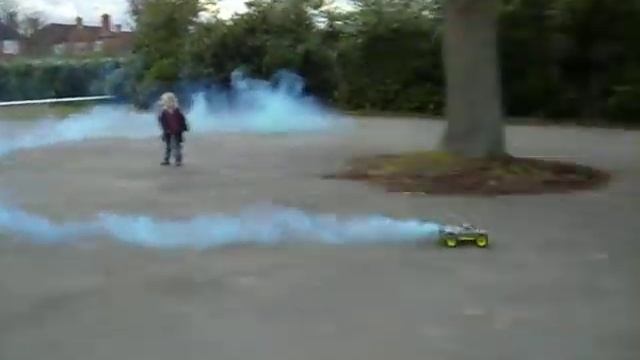 Smoking RC Car part 1 смотреть онлайн