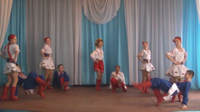 Хор. композиція "Несе Галя воду", колектив "Орхідея", Добровеличківська СЗШ-інтернат І-ІІІ ст. смотреть онлайн