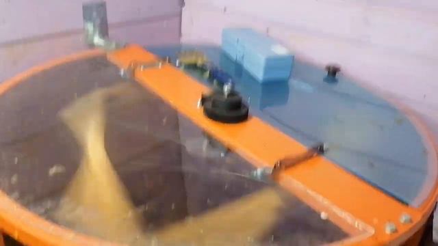 1 декабря 2022 г. Откачка меда продолжается,. смотреть онлайн