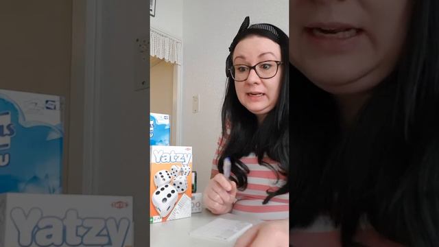 Pirjo pelaa Yatzya смотреть онлайн