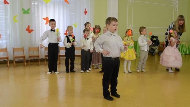 Вручение подарков мамам и бабушкам Утренник 8 Марта в детском саду смотреть онлайн