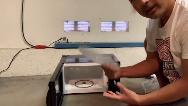 GEAR n REVIEW: Cheapest Test Adventure! Microwave, LiFePo battery, Modified / Pure Sine Inverter. смотреть онлайн