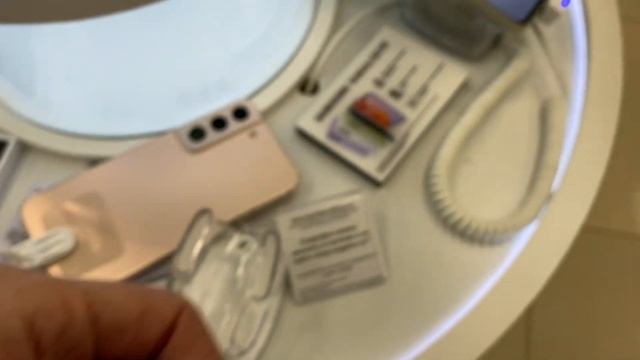 Моё мнение про Samsung Galaxy S22. S22Plus. S21FE. S22Ultra уже в салоне связи Мегафон. Я их всех ? смотреть онлайн