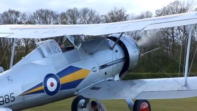 Gloster Gladiator start-up смотреть онлайн