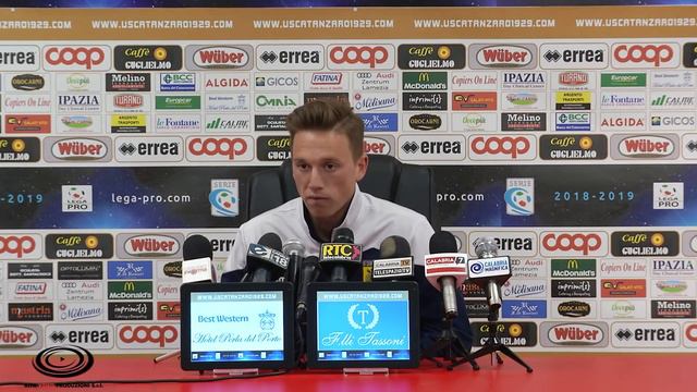 Alessandro Favalli e Manuel Fishnaller nel post partita di Catanzaro - Sicula Leonzio смотреть онлайн