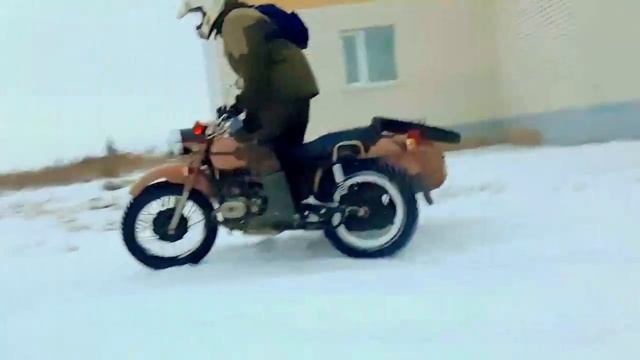 Крутим пятаки на мотоцикле УРАЛ. СЕЛЬСКИЙ ФОРСАЖ