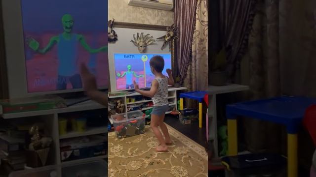 Танец инопланетянина часть 2?Алимка жжёт ? смотреть онлайн