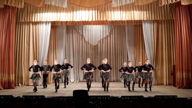 Образцовый танцевальный коллектив «Пралесачкі» - «Вечный двигатель» смотреть онлайн