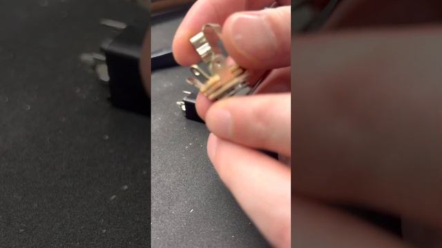 How to fix broken jack on a guitar pedal смотреть онлайн