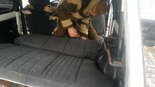 Как разложить заднее сиденье на ниве 2121 смотреть онлайн