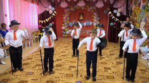 Танец: "Танцуй, как Петя"