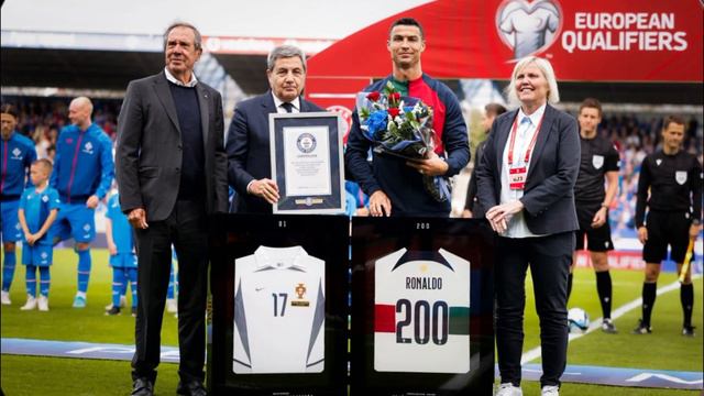 РОНАЛДУ попал в КНИГУ рекордов ГИННЕСА смотреть онлайн