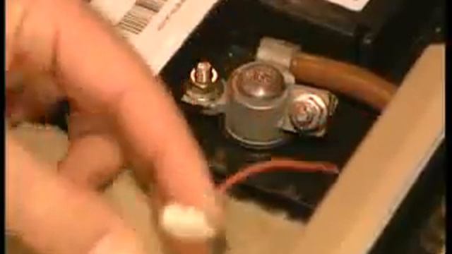 Демонтаж аккумулятора на Mercedes ML class/ How to dismounting battery Mercedes ML class смотреть онлайн