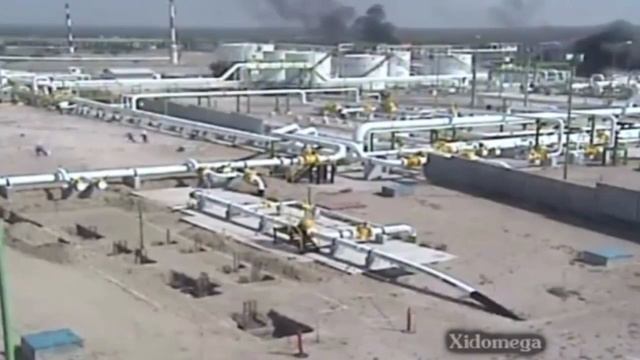 Mega Explosion in oil refinery смотреть онлайн