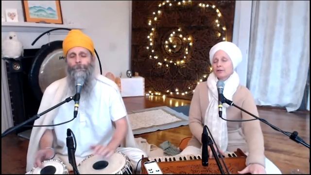 Gobinday Mukanday Live by Snatam Kaur смотреть онлайн