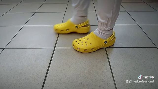 Жёлтые сабо Crocs Classic 10001