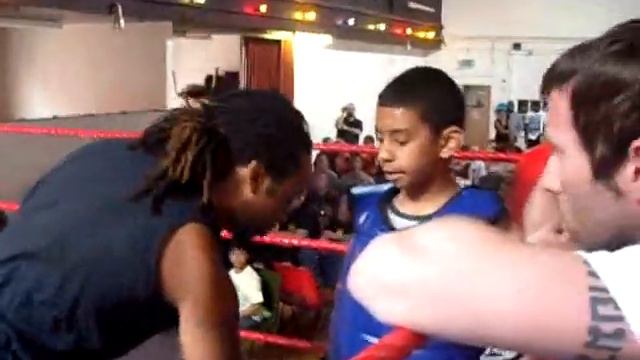 Zuby Lays The Smack Down смотреть онлайн