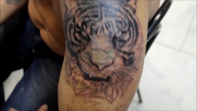 Исправление старой татуировки смотреть онлайн