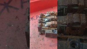 добыча контактов с техническим серебром из старого Пускателя