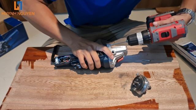 Máy mài, máy cắt cầm tay thân ốm thương hiệu Đức Bosch GWS750-100 mở xem phụ tùng bên trong смотреть онлайн