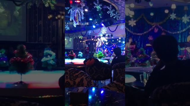 "Выходила на берег Катюша" на аккордеоне в Корейском караоке в КНР смотреть онлайн