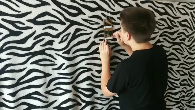 рисую ПОДПИСЧИКА на чехле дЛя ТеЛеФоНа 🎨 | I draw a subscriber смотреть онлайн