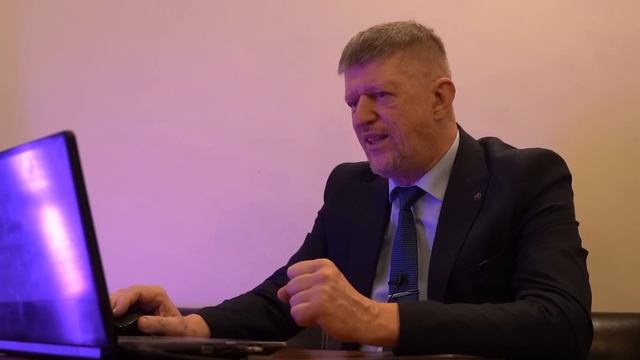 ? Астроном из Австралии ? что в центре галактик_ _Катющик ТВ_ смотреть онлайн