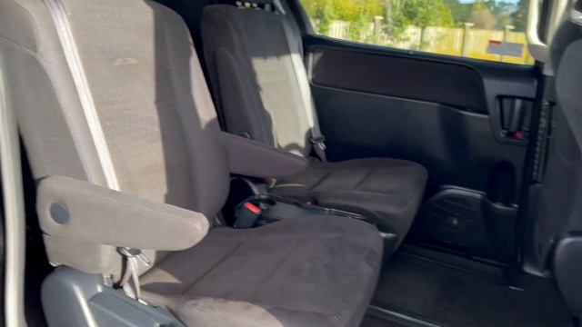 2015 Toyota Voxy Hybrid - Review смотреть онлайн