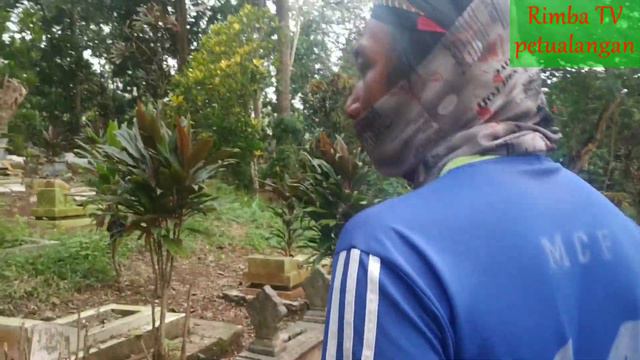 BERBURU ANTHURIUM KERIS VARIEGATA DI MAKAM KERAMAT !!!