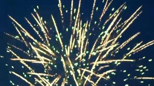 Салют.После Фестиваля Акустика. на день молодежи 2015 в Кирове смотреть онлайн